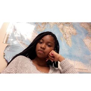 Meet your Posher, Simone